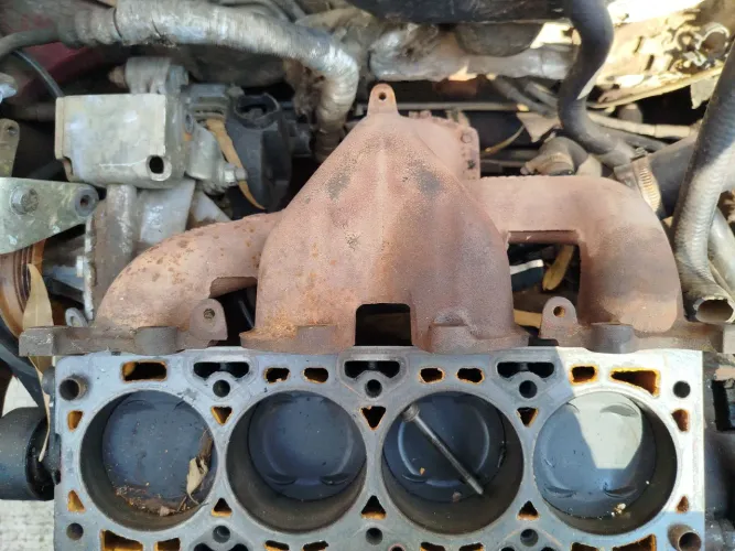 Coletor de Escape para Motor 1.6 16 v - Usado