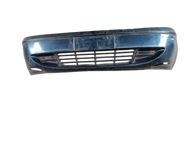 Parachoque dianteiro Ford Fiesta/courier 01-03 (c/detalhe)
