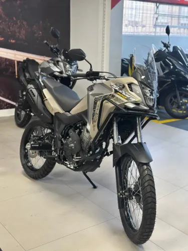 SAHARA 300 ADV 2025 doc grátis