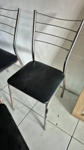 Cadeiras para mesa de jantar. 