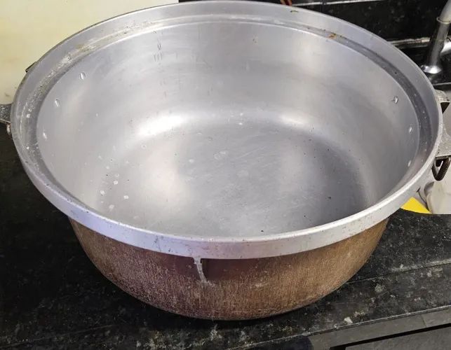 Panela de Arroz a gás 10 litros.