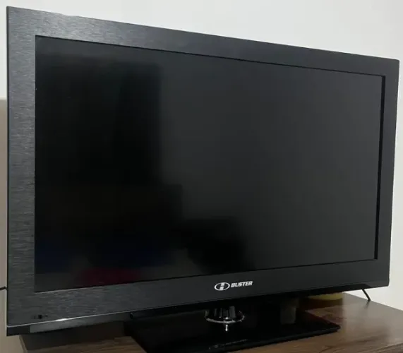 TV 32" H-Buster HD (Com Conversor Digital) - Excelente Estado