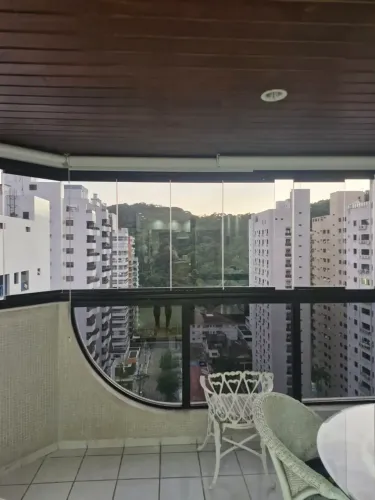 Apartamento para venda tem 112 metros quadrados com 3 quartos em Pitangueiras - Guarujá -