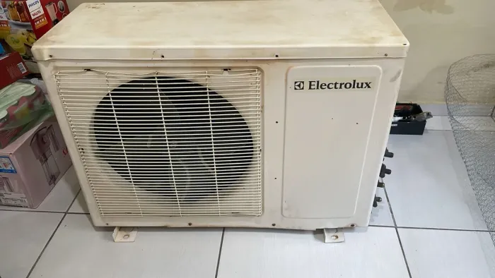 Vendo Condensadora 18.000Btu Eletrolux 