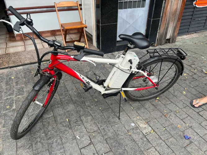 Bicicleta elétrica semi nova