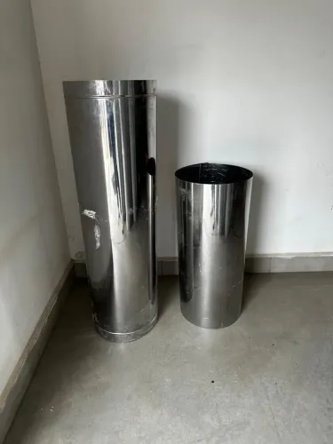 Coifa industrial com tubulação e exaustor