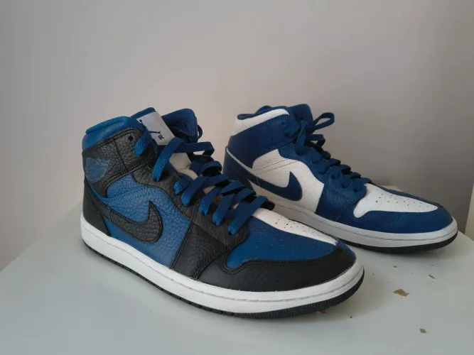 Air Jordan 1 Mid SE Split French Blue