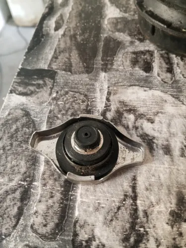 Tampa do radiador,kwid,l200