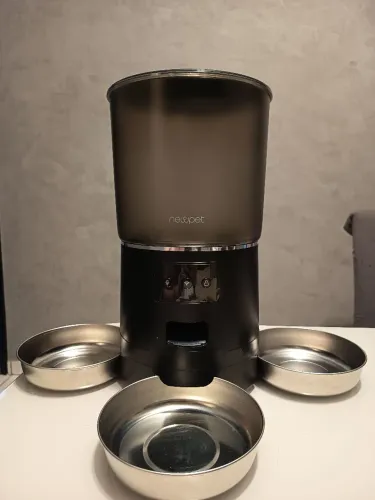 Comedouro/Alimentador Automático Triplo Newpet para Cães e Gatos