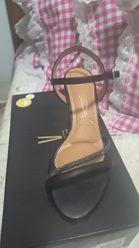 Vendo sandália vizzano original