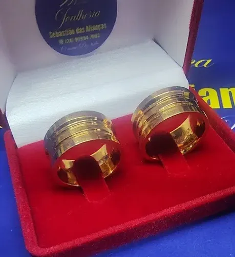Par Alianças Ouro 18 kilates Peso 24 Gramas Retas10 mm Maciça                             