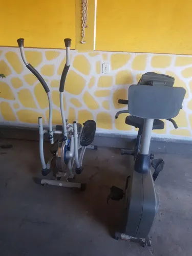 Vendo 2 aparelhos de academia perfeito estado 