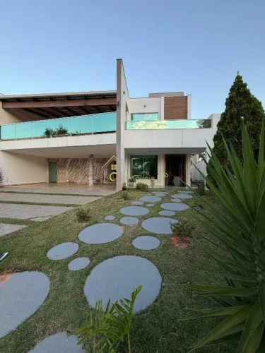 Casa á venda no Condomínio Ouro Verde em Betim, 5 quartos, sendo 2 suítes master com móvei