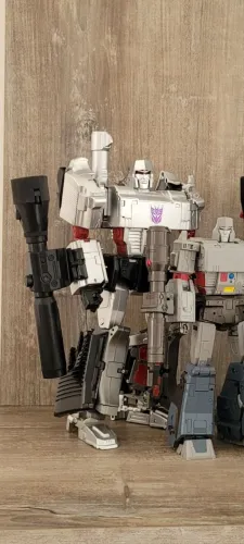 Megatron Masterpiece X-Transbots. 24cm de altura. Com todos os acessórios e caixa.