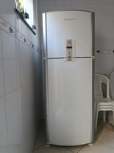 Geladeira em ótimo estado de conservação