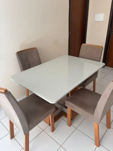 Mesa 4 cadeiras