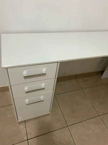 Mesa de escritório em L