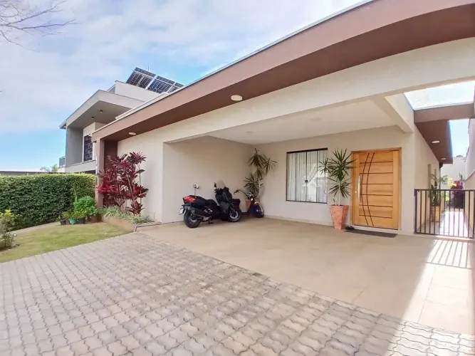 Casa térrea mobiliada á venda no Condomínio Terras de Atibaia ! piscina aquecida