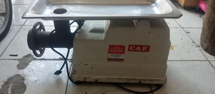 Moedor de carne profissional CAF