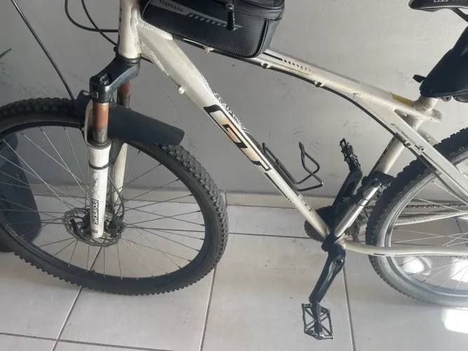 Bicicleta GT karkoran 29 TOP