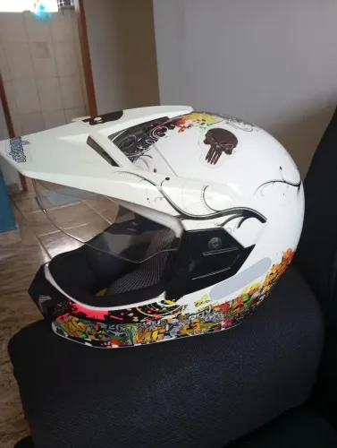 Capacete