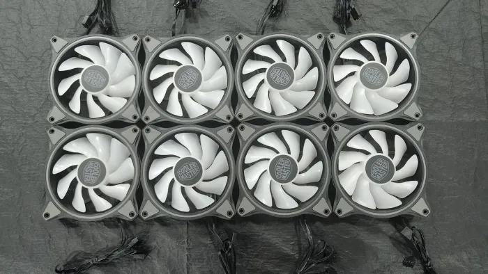 8xFans Cooler Master MF120 Halo ARGB