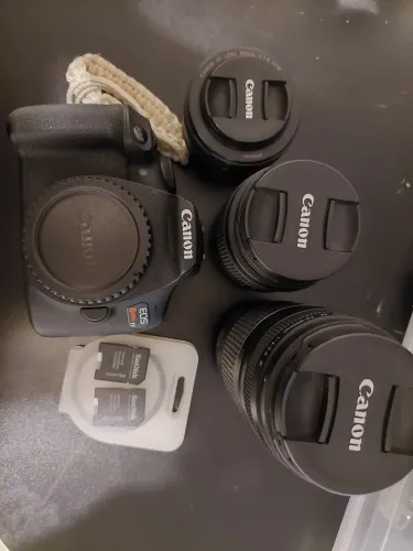 Camera EOS T7 