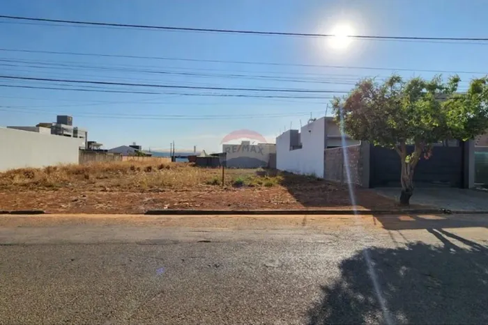 Terreno 490m² no Parque das Emas, Mato Grosso!