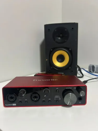 Interface Focusrite 2i2 3ª geração
