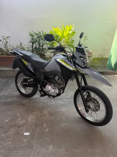 Bros ABS 2025 extra. Único dono