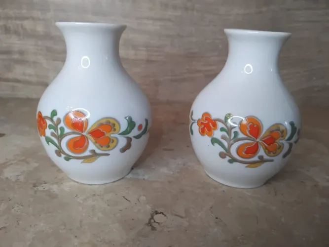 2 vasinhos porcelana Schmidt
