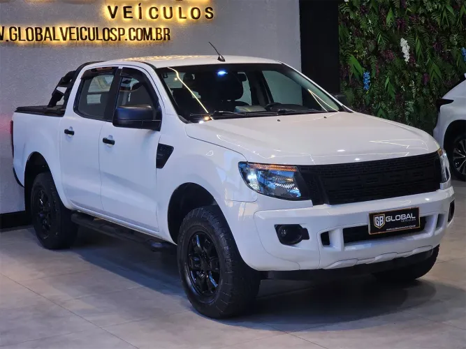 Ford Ranger XLS 2.5 16V 4X2 CD Flex 2015