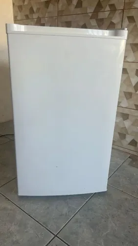 Frigobar Midea