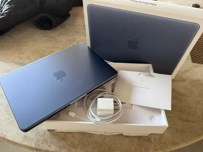 MacBook Neo 256gb Indigo Blue