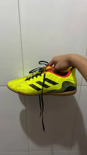 Chuteira futsal adidas impecável