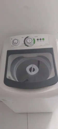 Vendo máquina de lavar Consul 9 kg, em bom estado e funcionando.