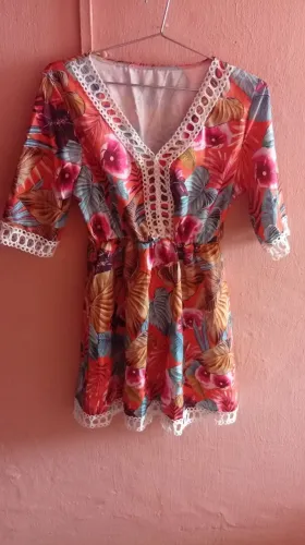 Vestido Curto Estampado Floral com Renda Guipir Urbanic - Tam M