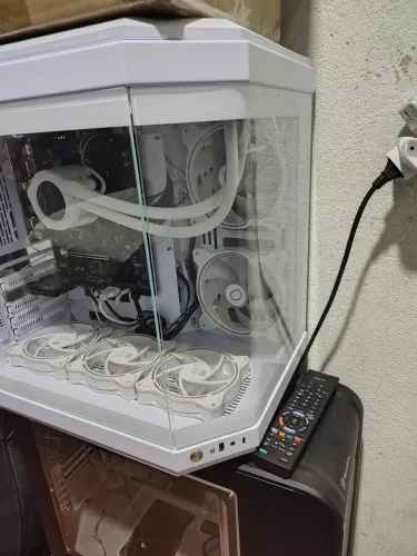 VENDO OU TROCO KIT GAMER WHITE AM5 - RYZEN 5 8500G