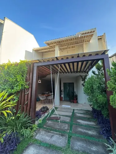 Vendo Casa Duplex com 4 suítes - Cond. Jardins de Alice e Pereira