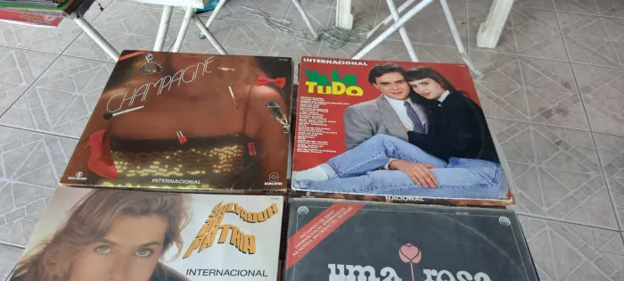 8 lps vinil novelas perfeitos 50,00 cada.