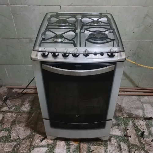 FOGÃO ELETROLUX AUTOMÁTICO PERFEITO ESTADO FUNCIONANDO PERFEITAMENTE TESTO NA HORA 