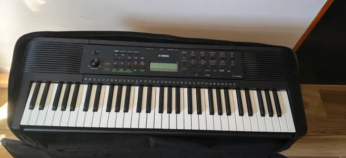 Teclado elétrico Yamaha PSR-E263