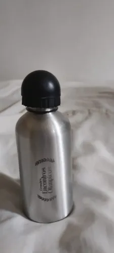 Garrafa térmica cor cinza tamanho pequeno