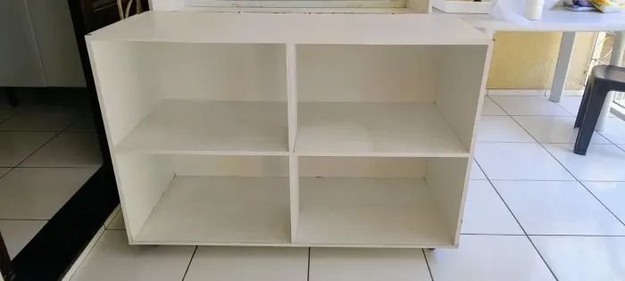 VENDE-SE BALCÃO COM 4 COMPARTIMENTOS