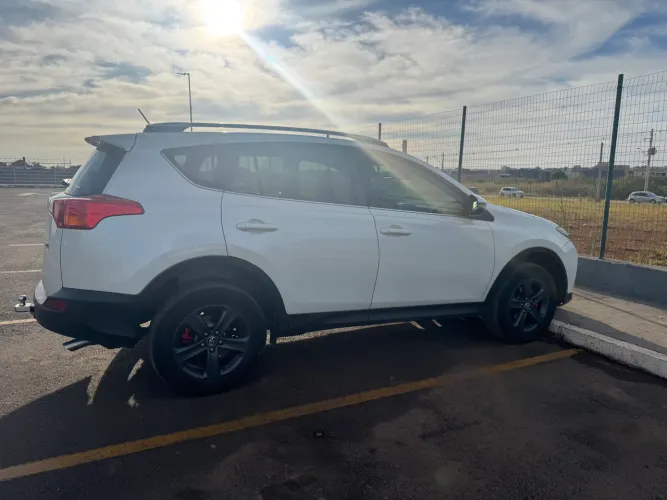 Toyota RAV4 2.0 Top 4X2 16V Aut. 2015