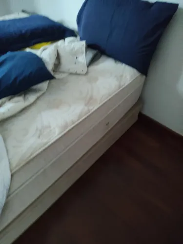 Vendo cama box de casal Quem por 850 reais
