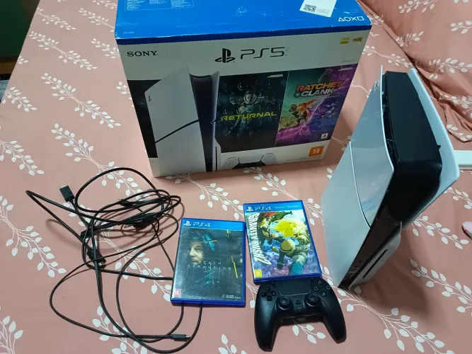 PlayStation 5 Slim 1TB + 2 jogos e nota fiscal