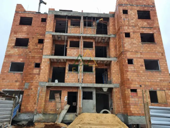 Apartamento à venda no bairro Centro em Pinhais/PR