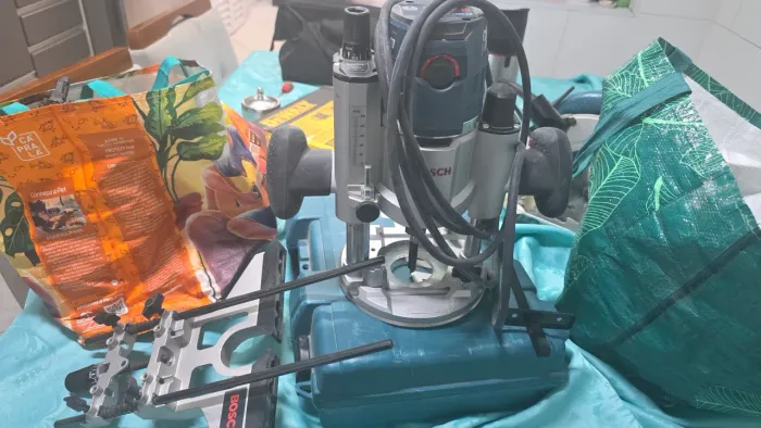 Tupia Bosh GOF/GFF 1600 CE Profissional