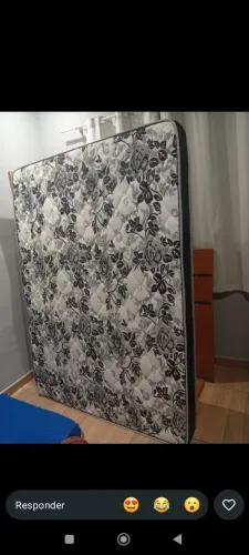 Vende-se cama com colchão completo